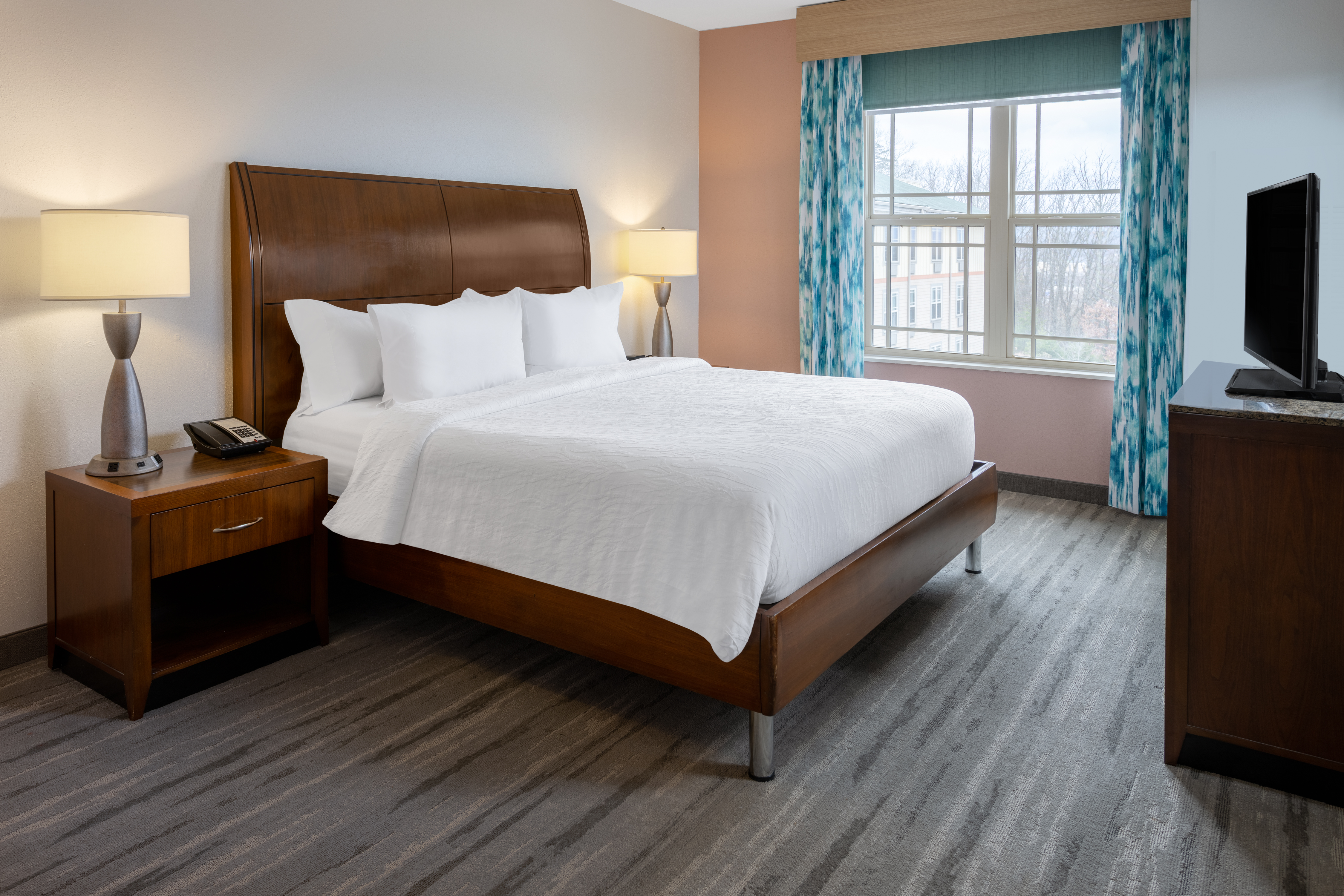 1 BEDROOM, SUITE, KING BED, ACCESSIBLE