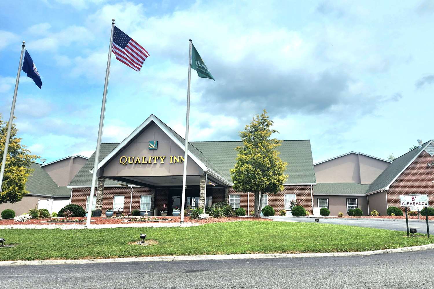 Quality Inn Dublin I-81 3/73