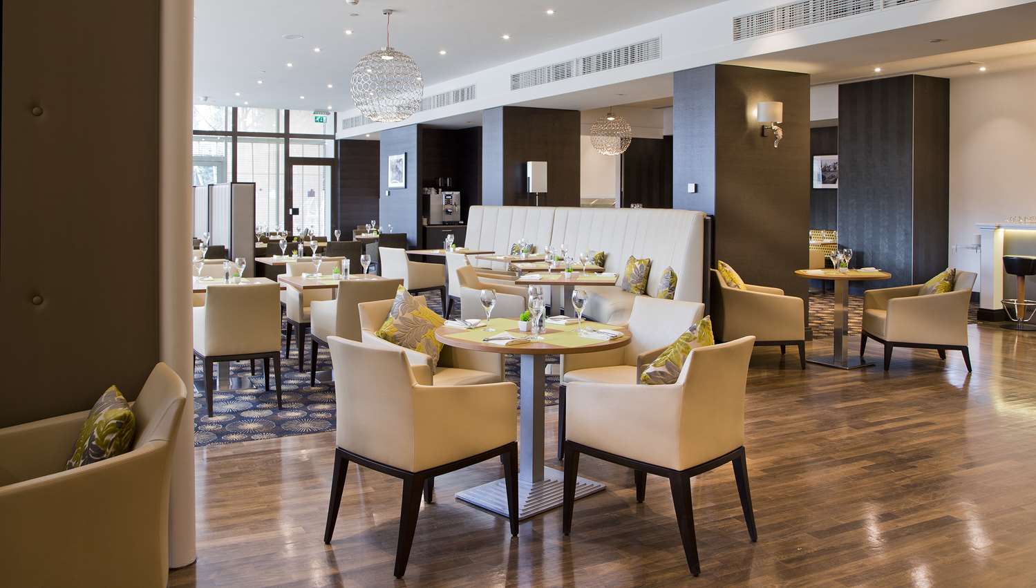 restaurant cafeteria