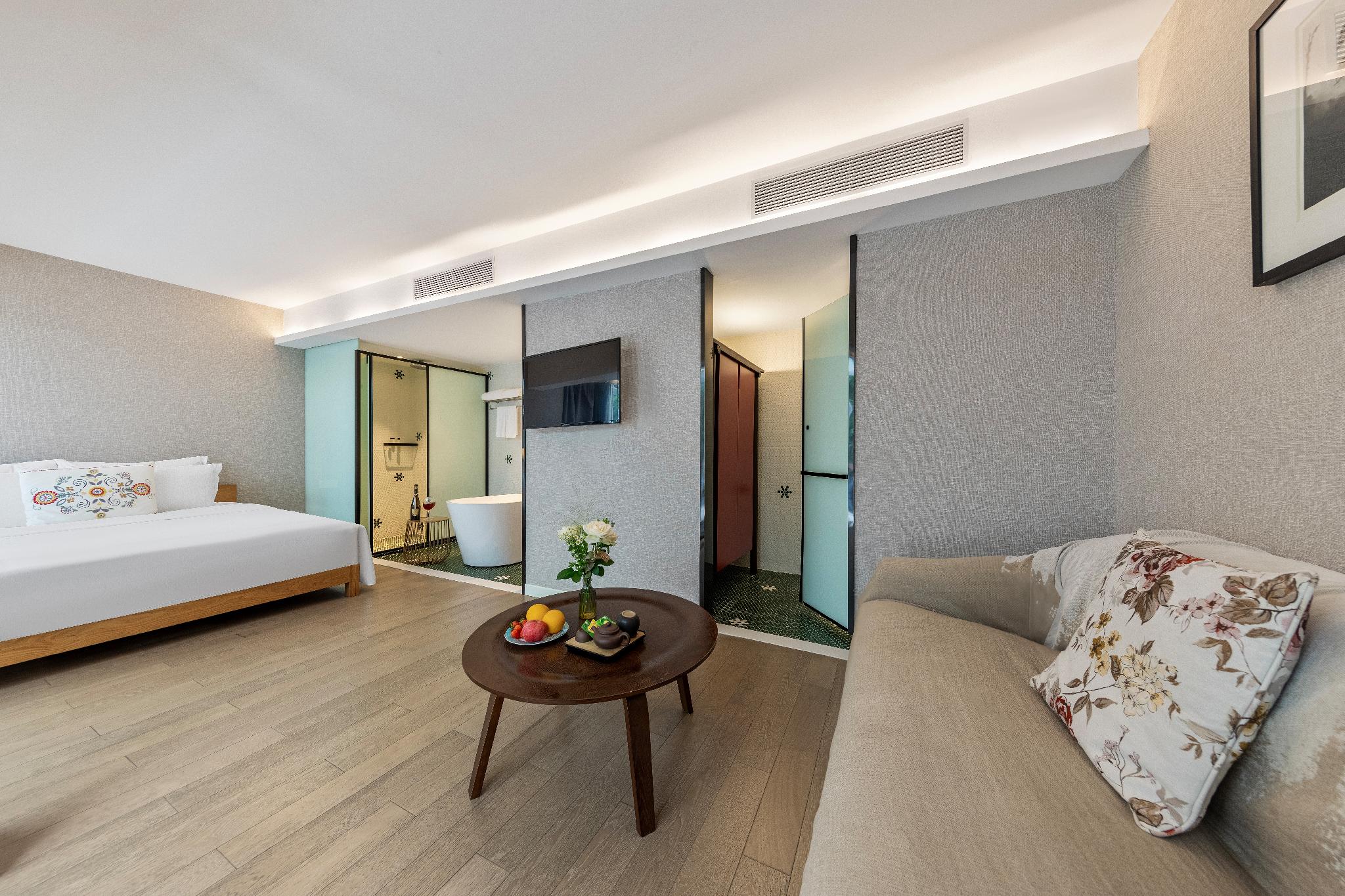 جناح بحوض استحمام، Shenzhen Crystal Garden 3/3