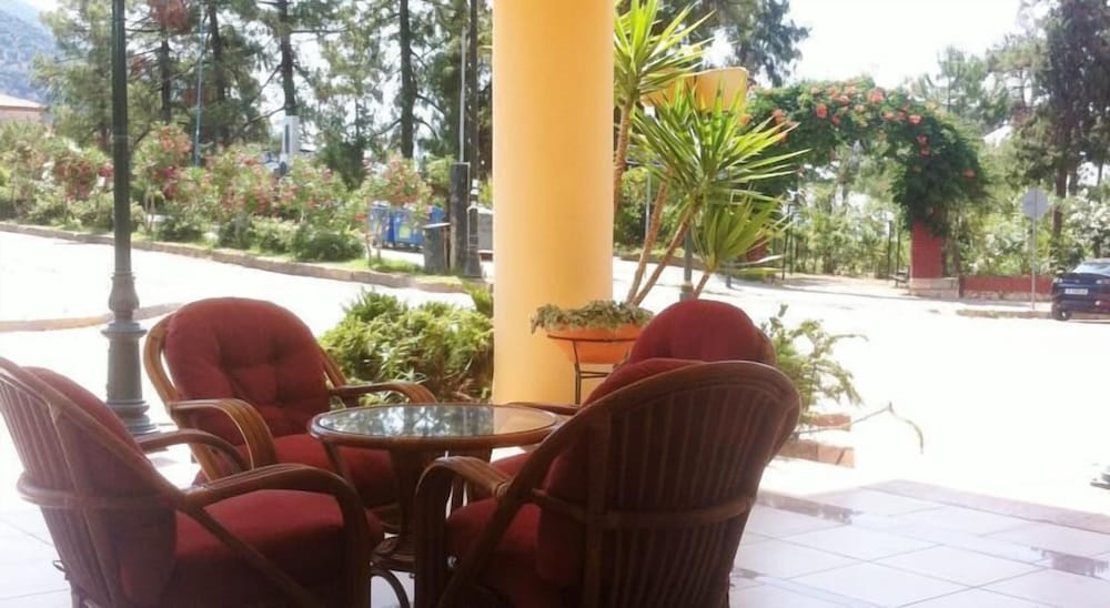 Artemision Hotel 23/28