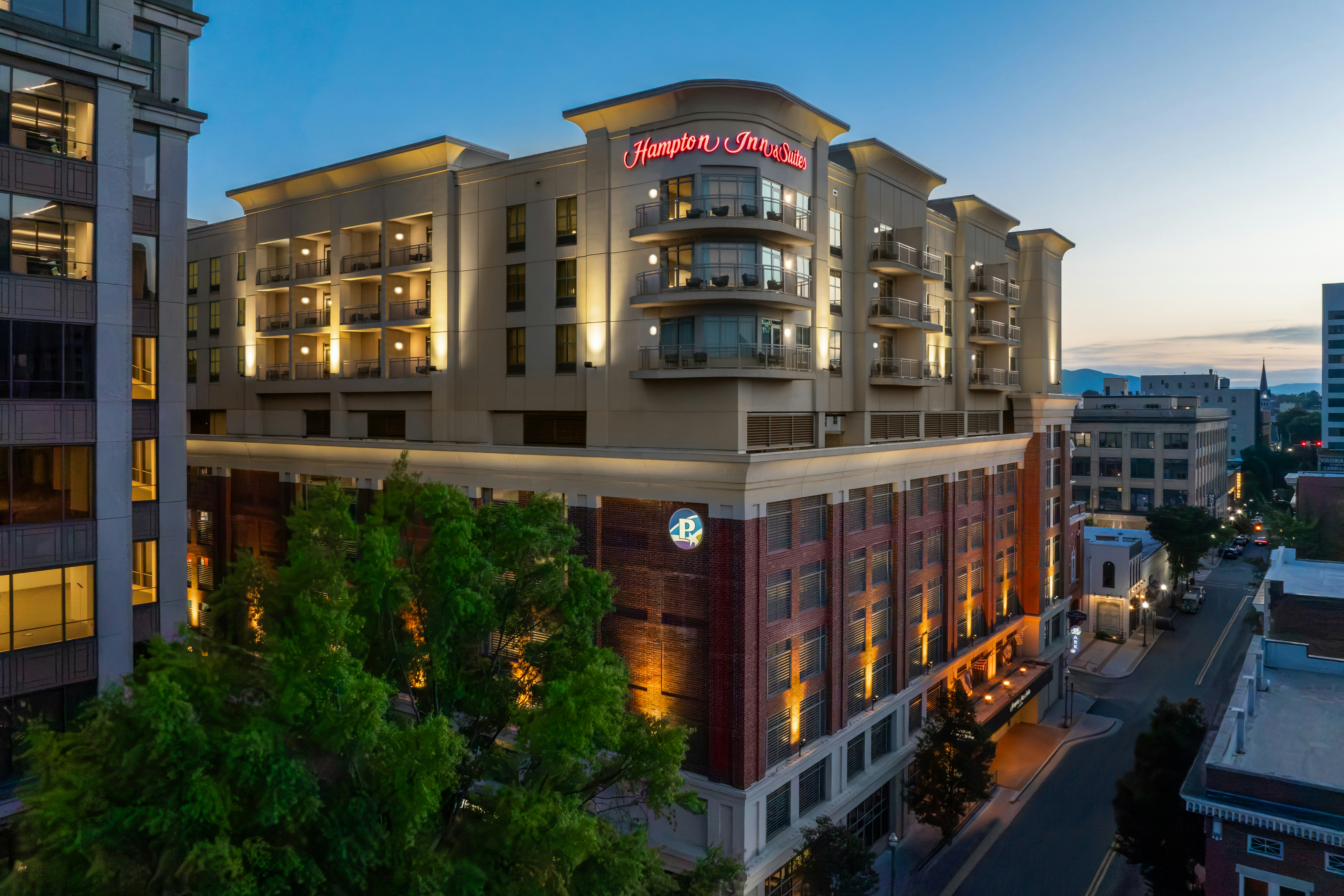 Hampton Inn And Suites Roanoke-Downtown 7/75