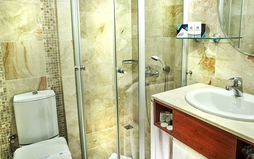 Feronya Hotel 5/50