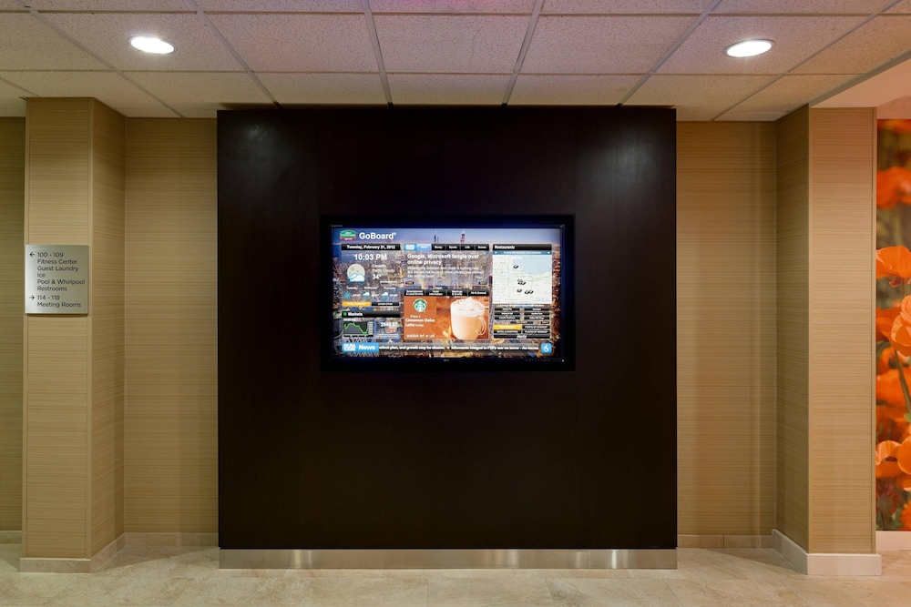 Lobby at Courtyard by Marriott Chicago Southeast/Hammond, HAMMOND - IN