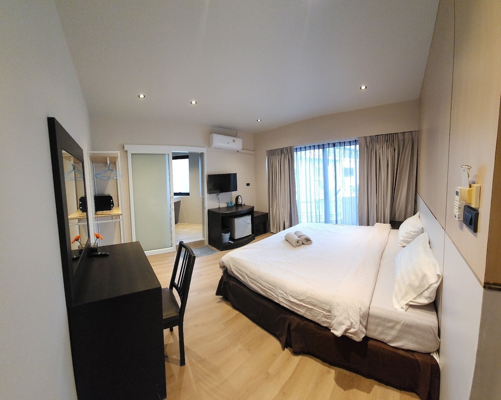 B & B Patong Beach House 24/34