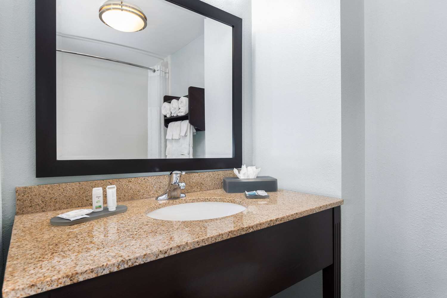 La Quinta Inn & Suites by Wyndham Bonita Springs Naples N. 47/47