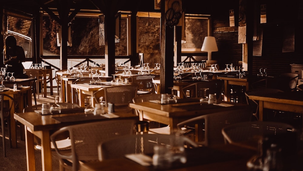 restaurant cafeteria