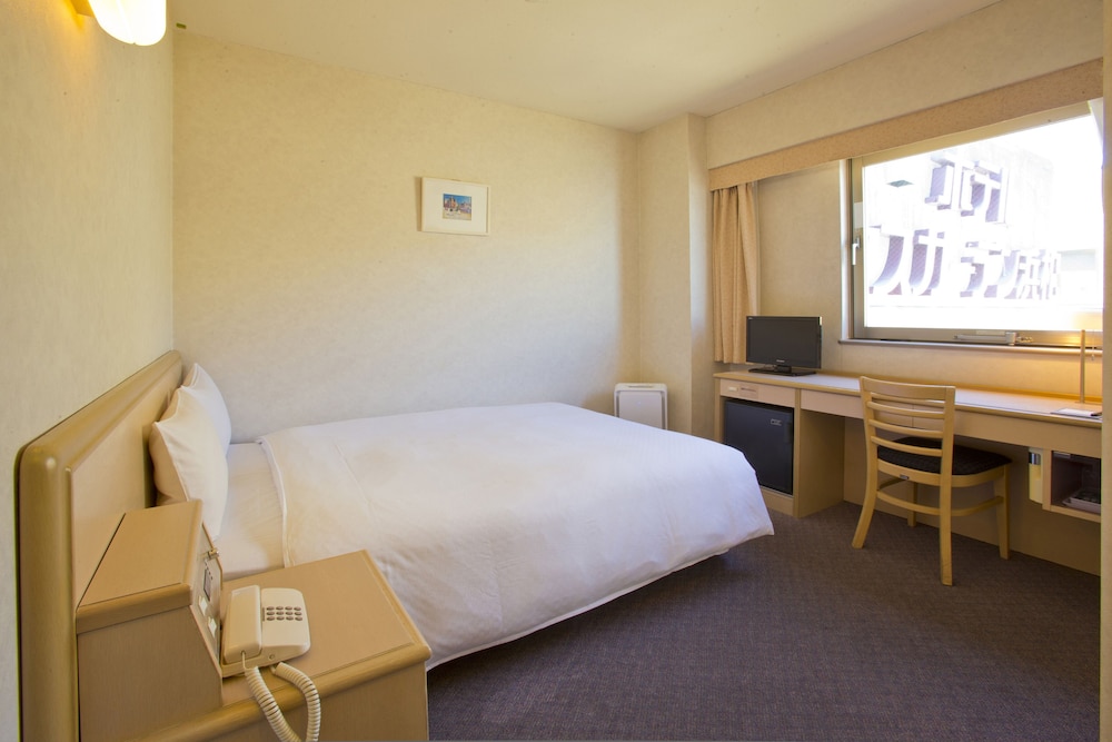 ROOM, DOUBLE BED