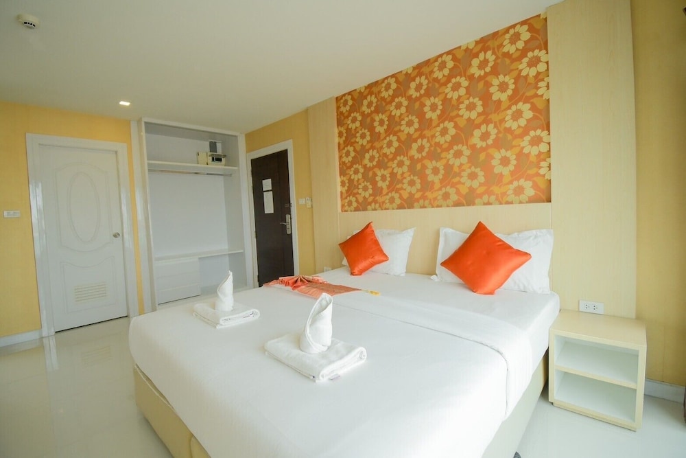 DELUXE, DOUBLE BED