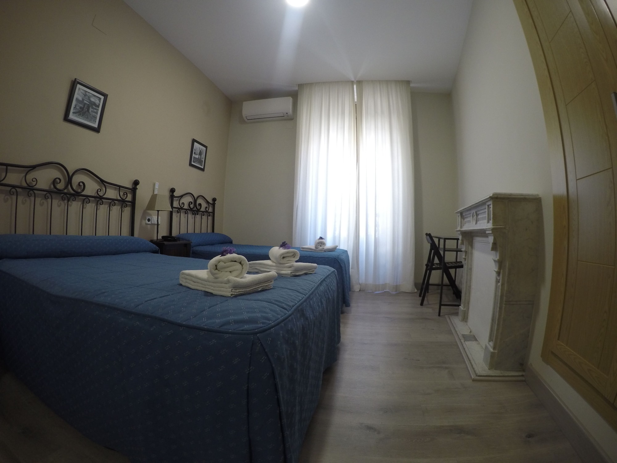 ROOM, TRIPLE, PRIVATE BATHROOM
