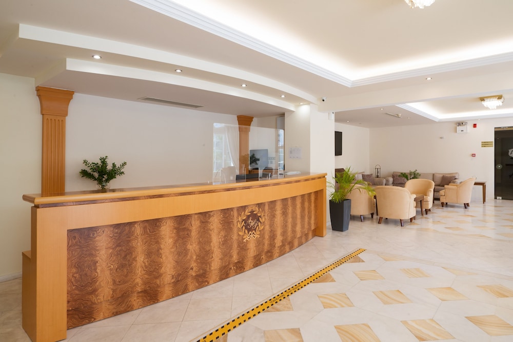 Avalon Palace Hotel by GHH 8/70