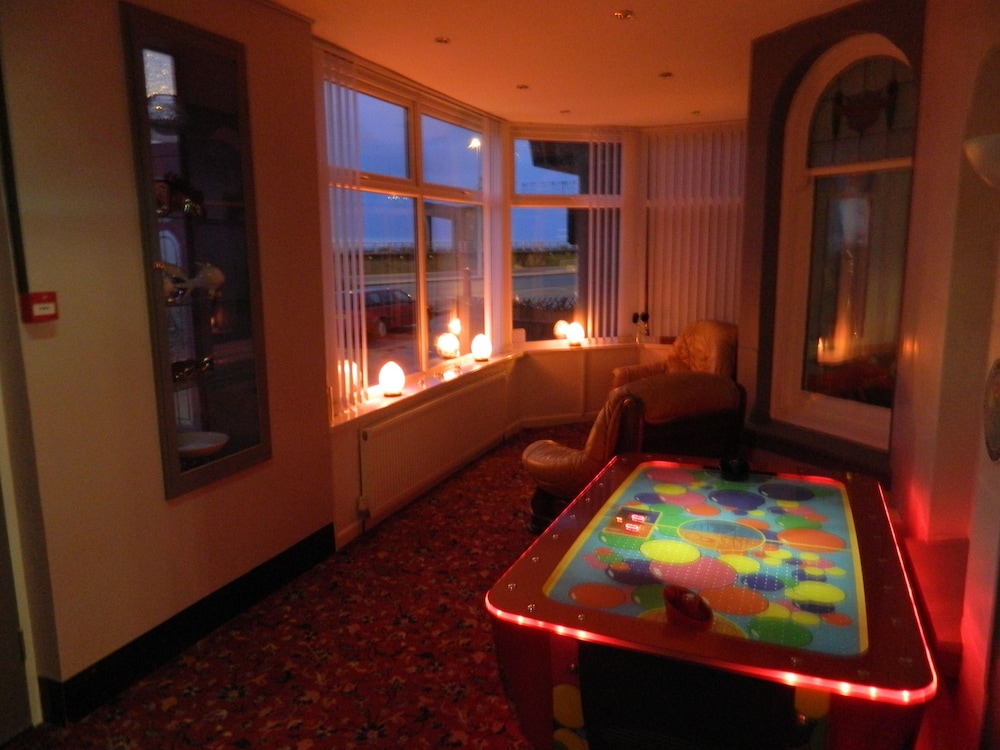 Ocean Bay Hotel 25/50