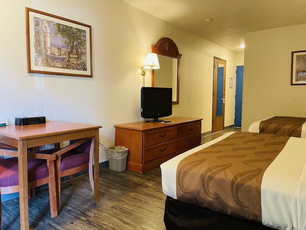 Americas Best Value Inn Sandpoint 24/49