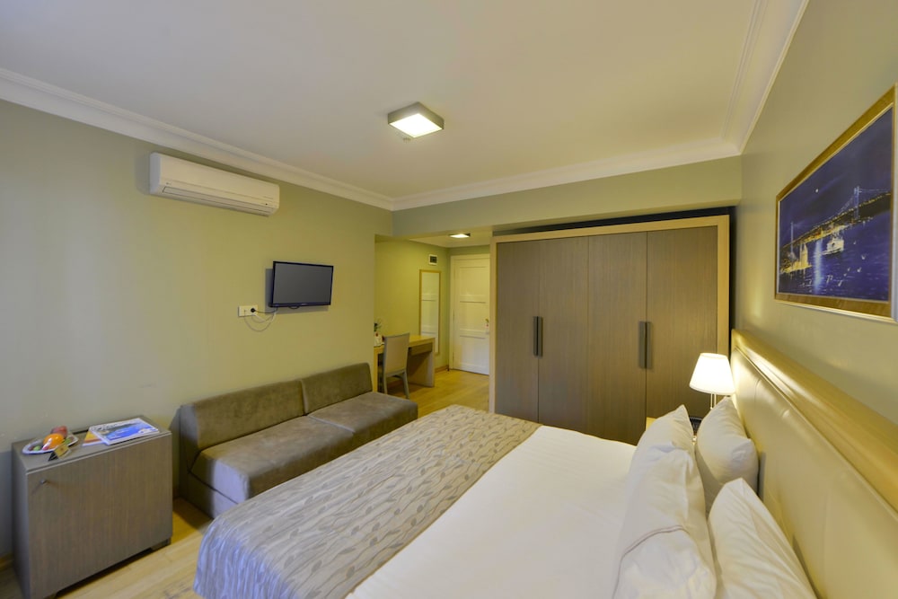 2 BEDROOMS, FAMILY