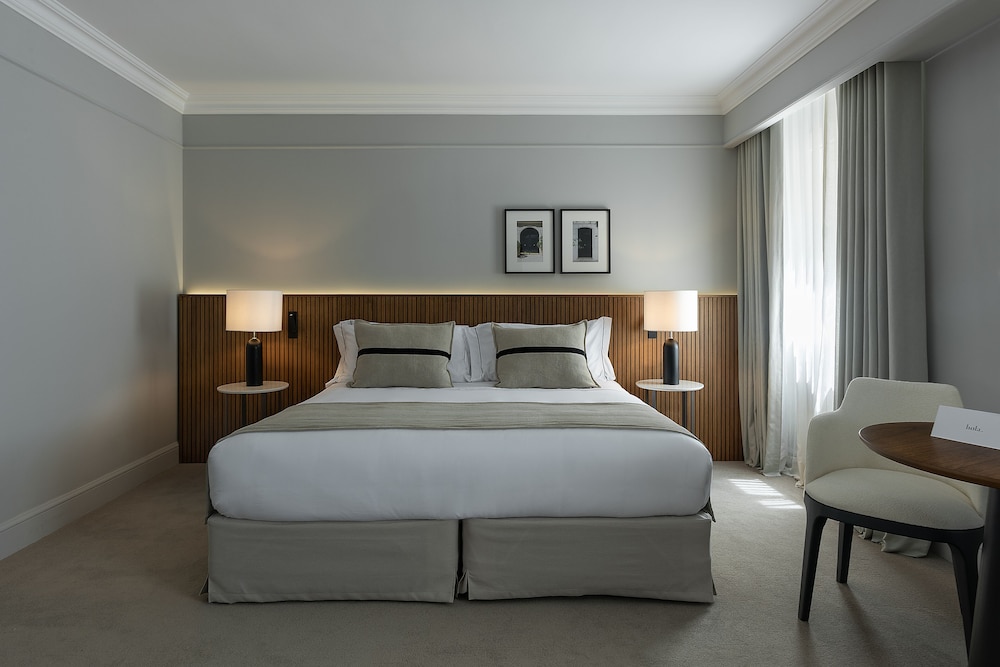 Style, King Bed, City View