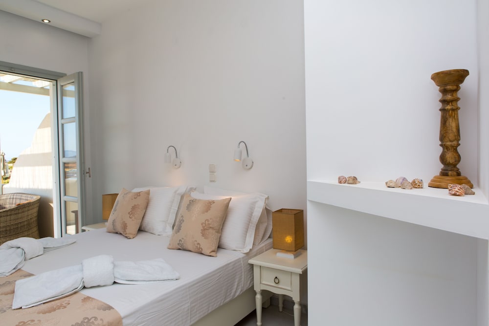 Sun and Moon Villas and Suites 18/72