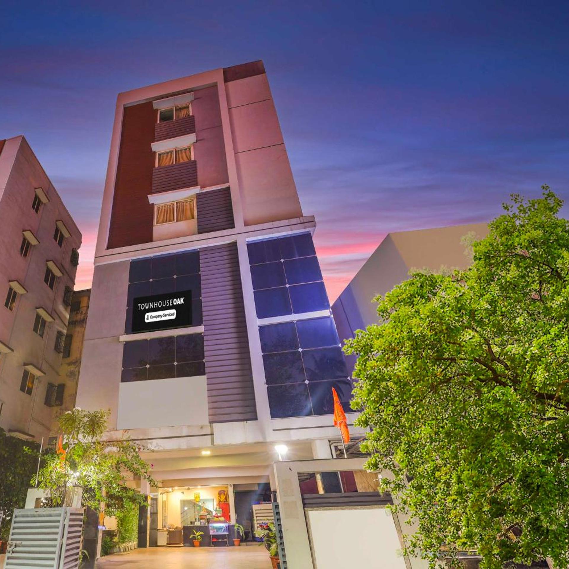 Sri Maharaja Inn 2/50