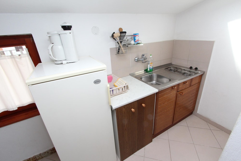 APARTMENTS LORA 52/66