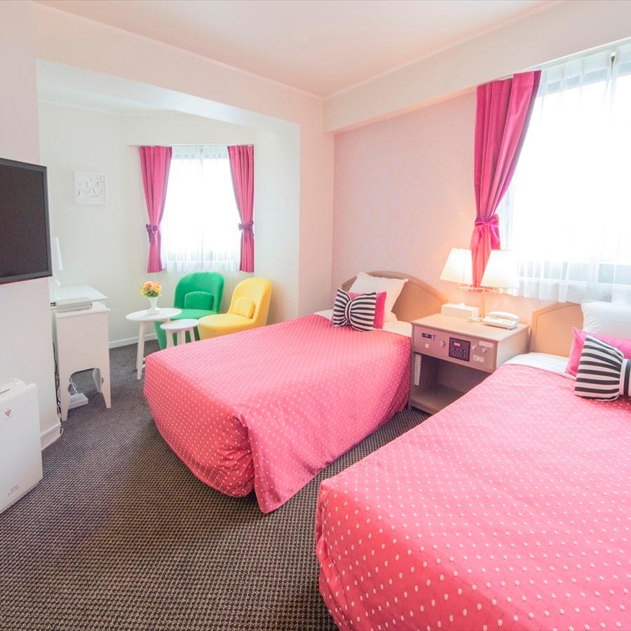 Concept, Twin Beds