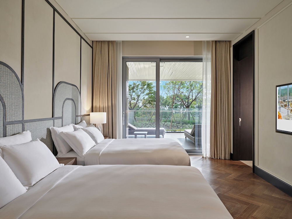 ARIA, HILL, PRESTIGE, SUITE, GARDEN VIEW