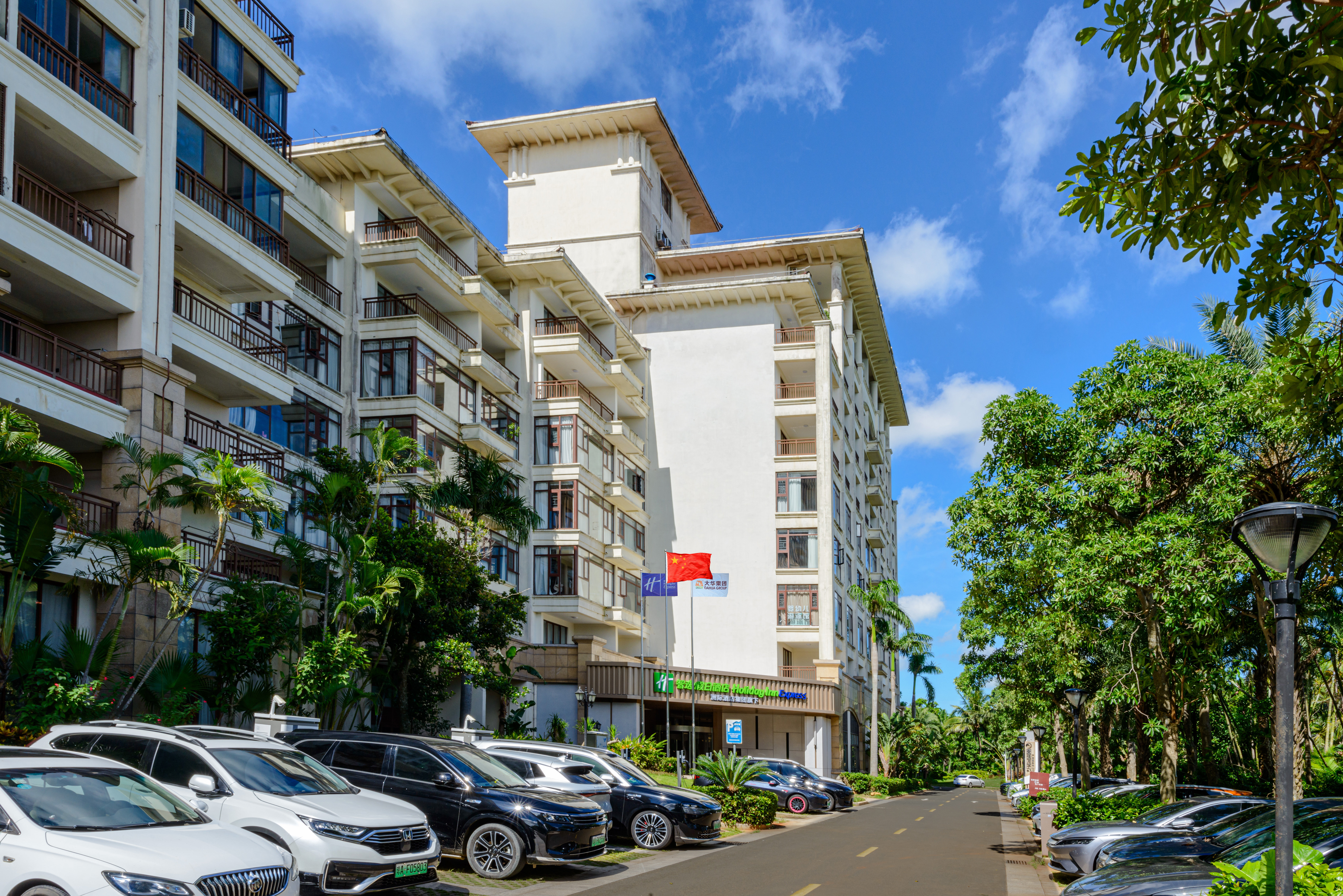 HOLIDAY INN EXPRESS HAIKOU WEST COAST 37/50