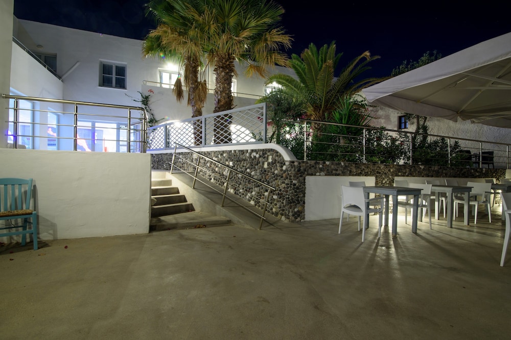 Rk Beach Hotel 40/52