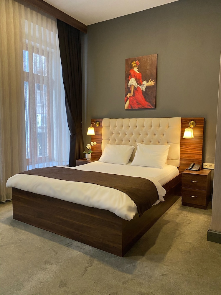 COMFORT, DOUBLE OR TWIN BED