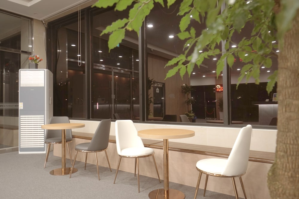 Persimmon Tourist Hotel 36/42