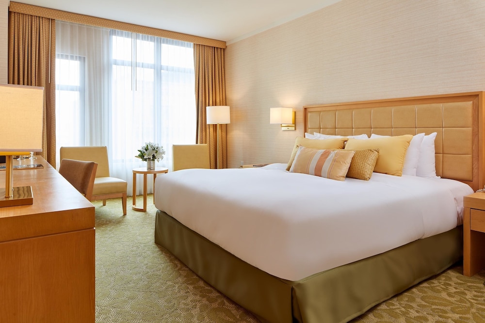 SUPERIOR, KING BED