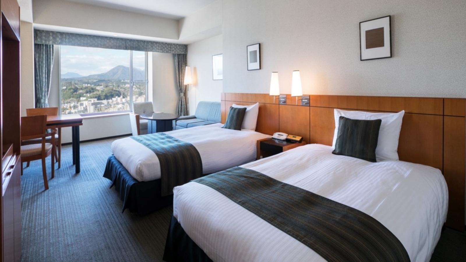 Executive, Twin Beds, Night View