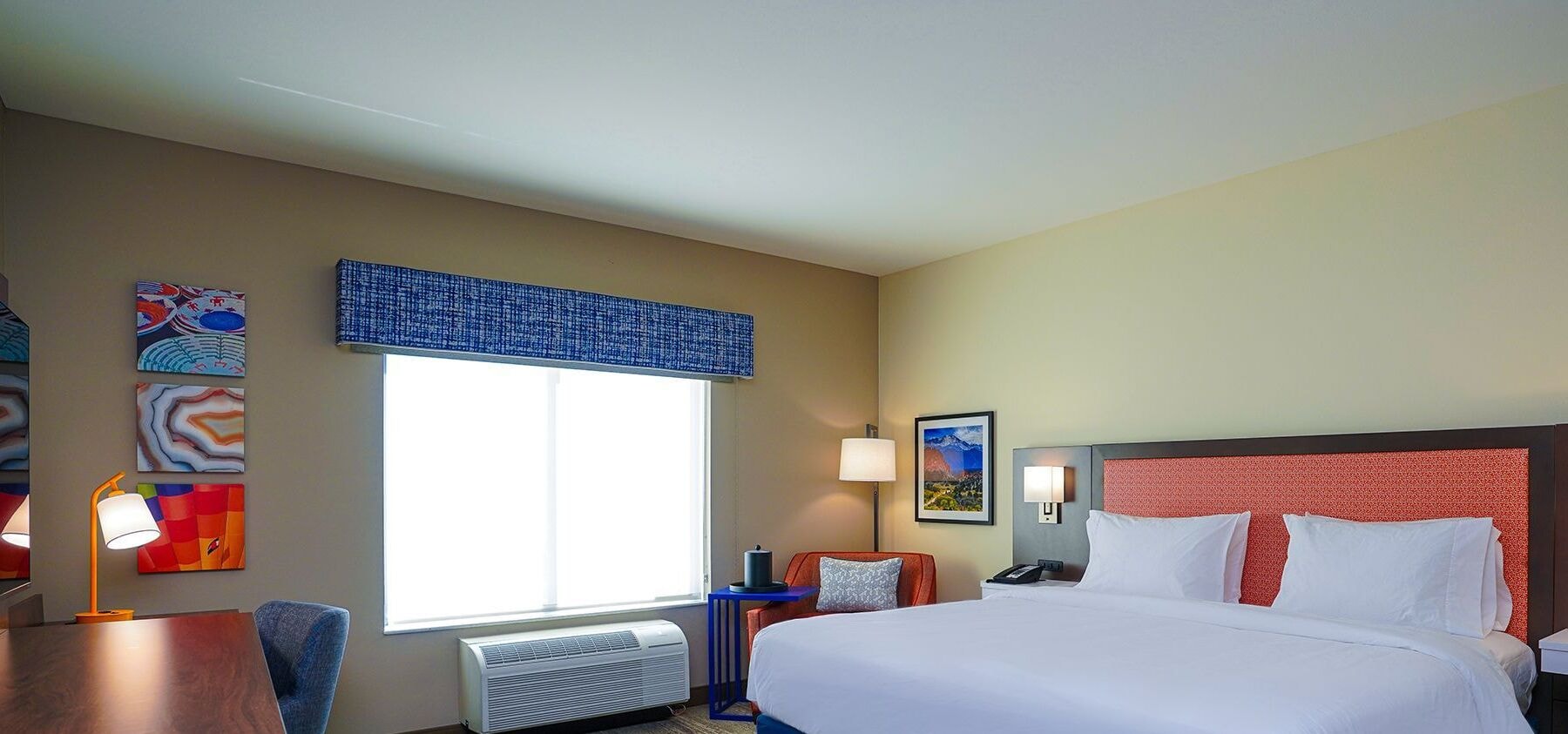 ROOM, KING BED