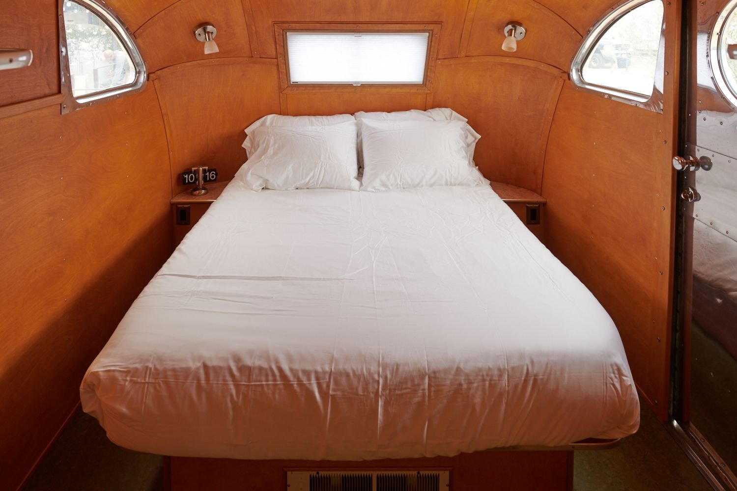 Manor, Premium, Queen Bed