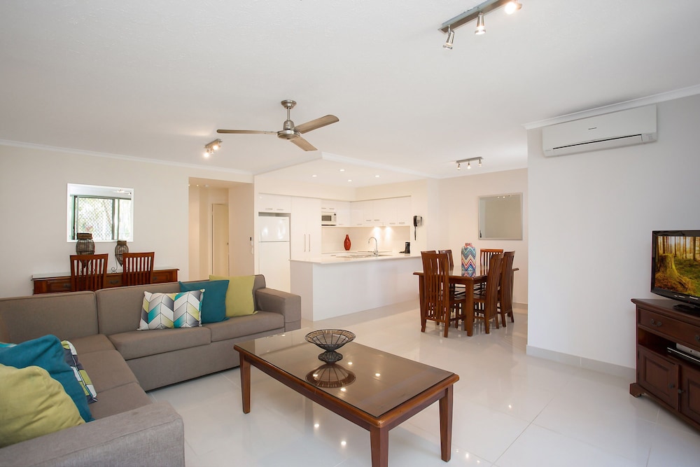 Breakfree Diamond Beach Broadbeach 64/78