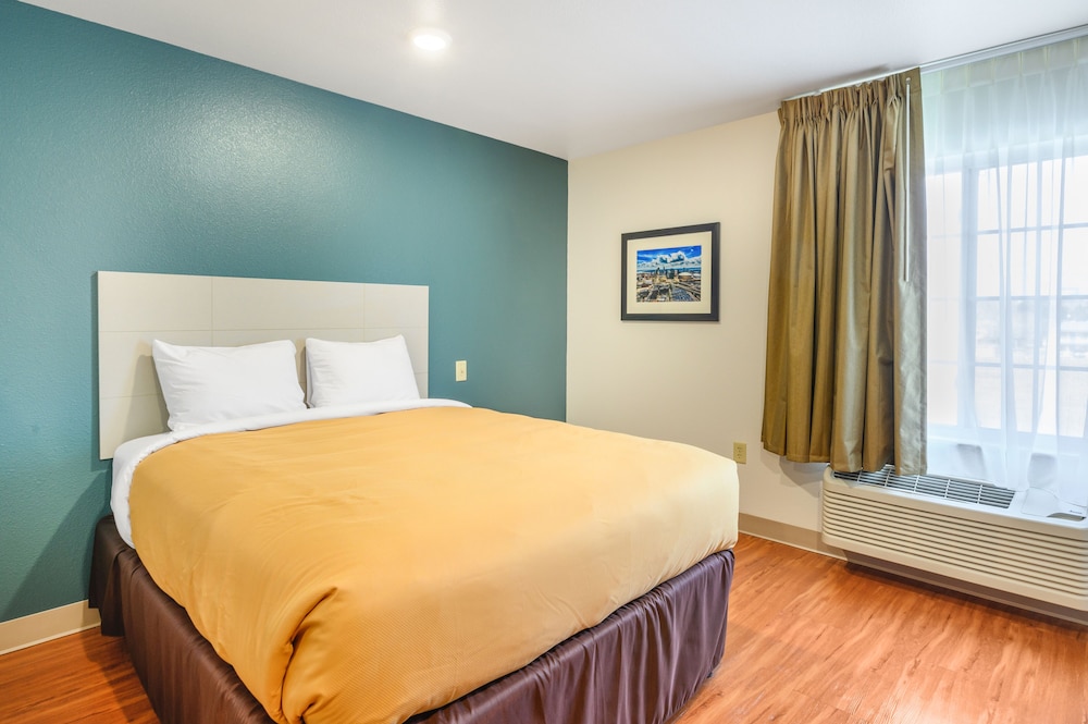 غرفة قياسية بسرير كوين، Econo Lodge Hammond 2/4