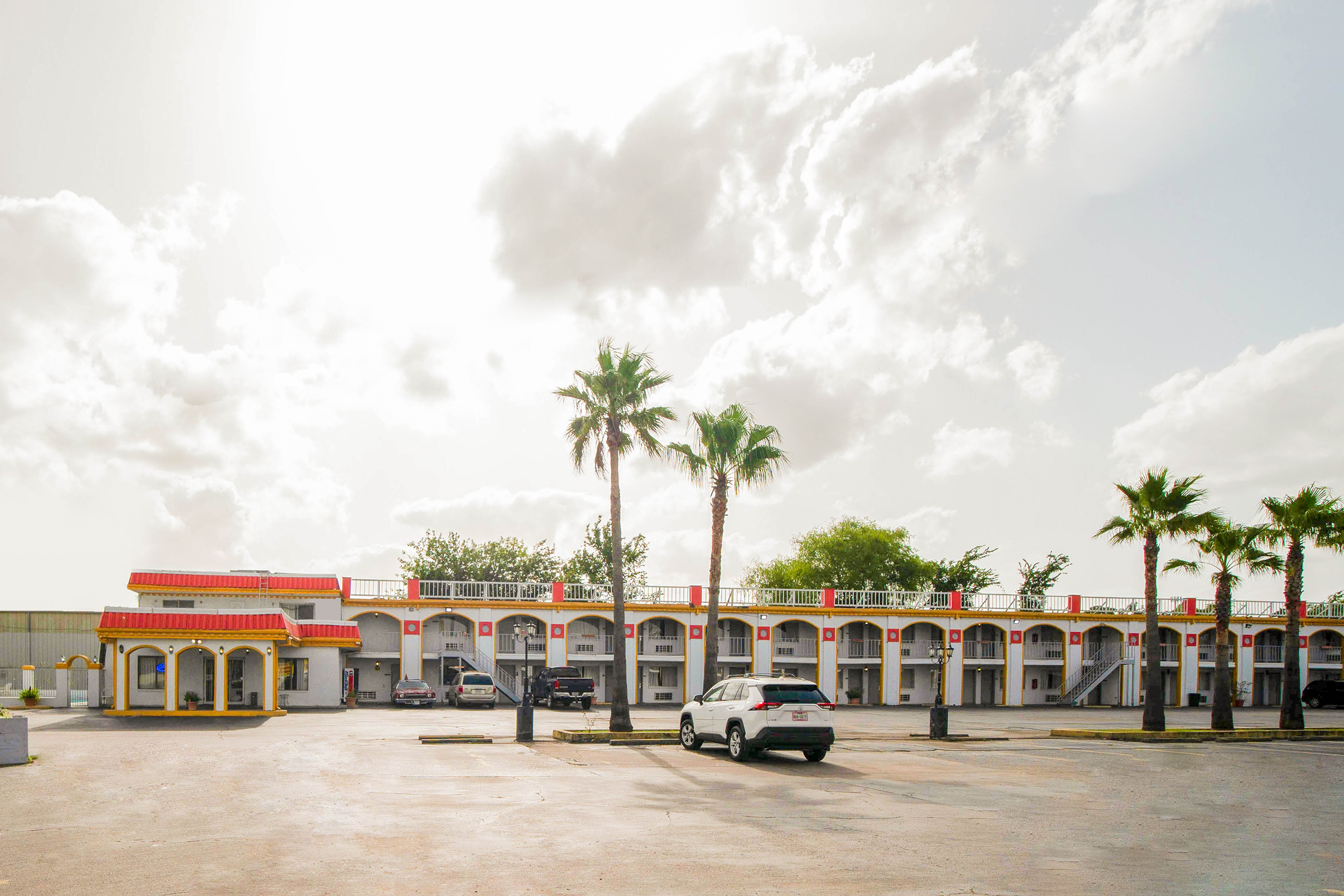 The Grand Inn 39/48