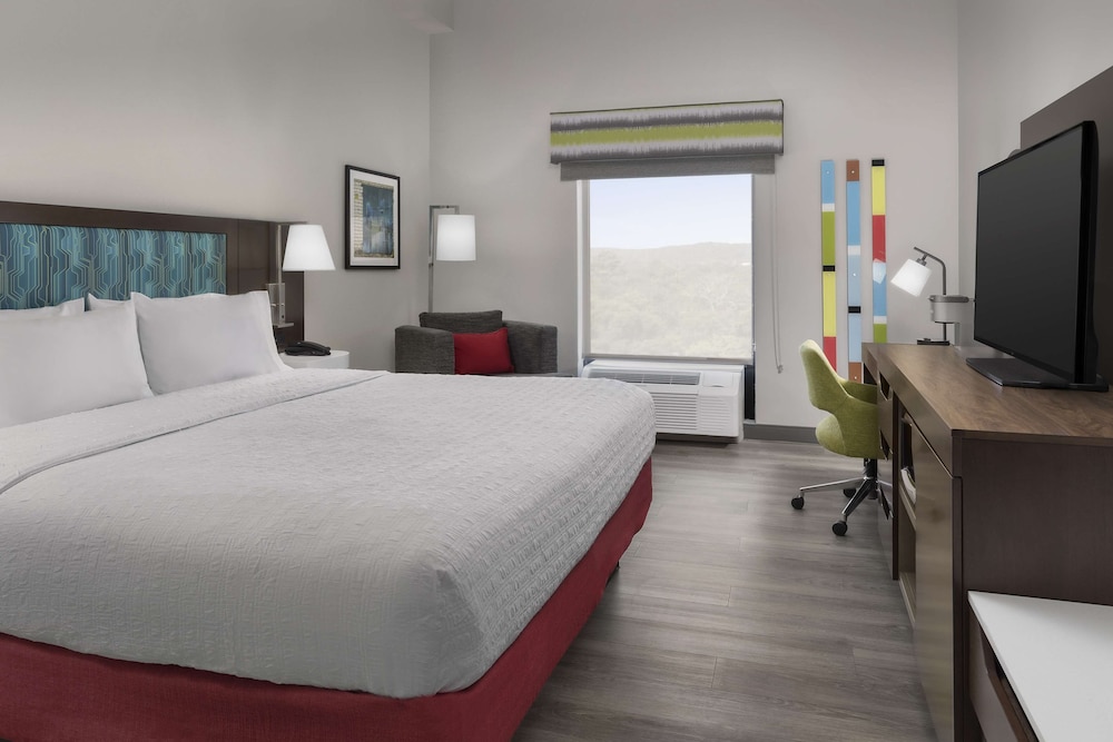 ROOM, KING BED