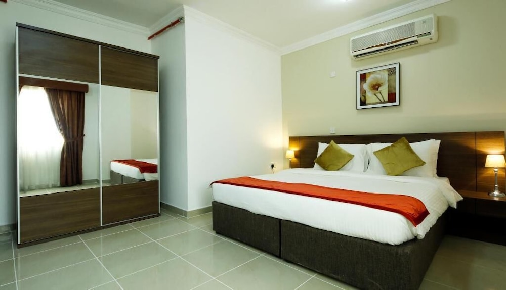 La Villa Inn Hotel Apartments 17/36