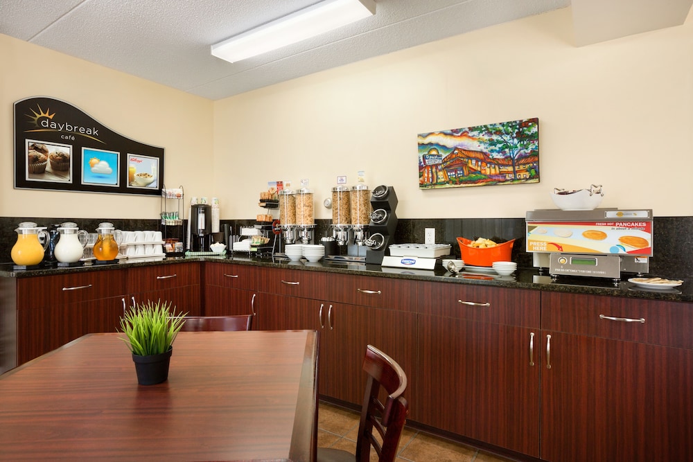 Days Inn By Wyndham Miramichi NB 38/45