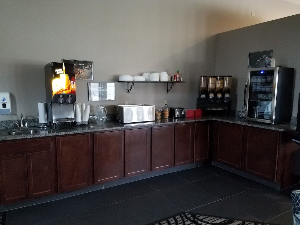 Okoboji Inn And Suites 3/52