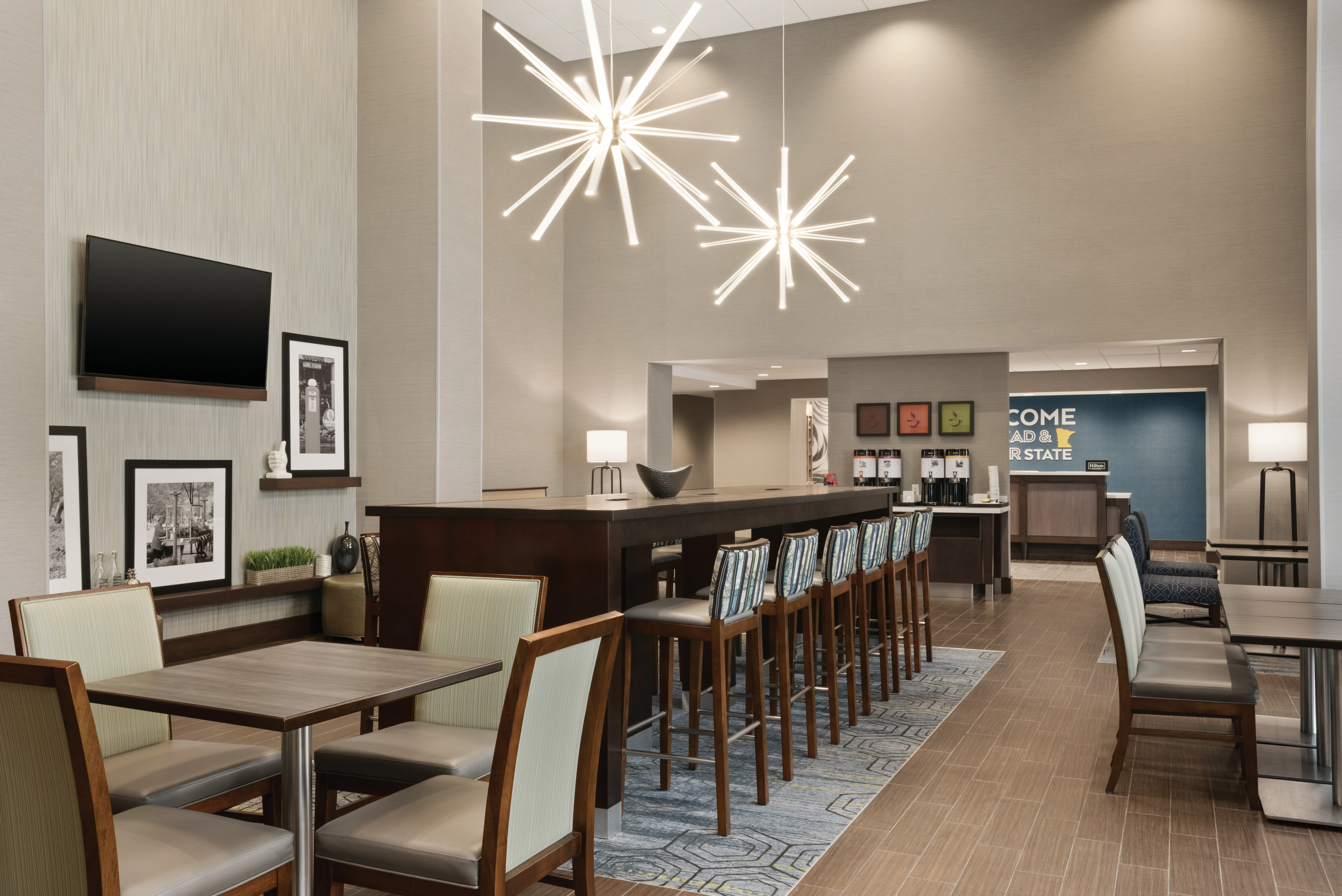 Hampton Inn Brooklyn Park, MN 23/36