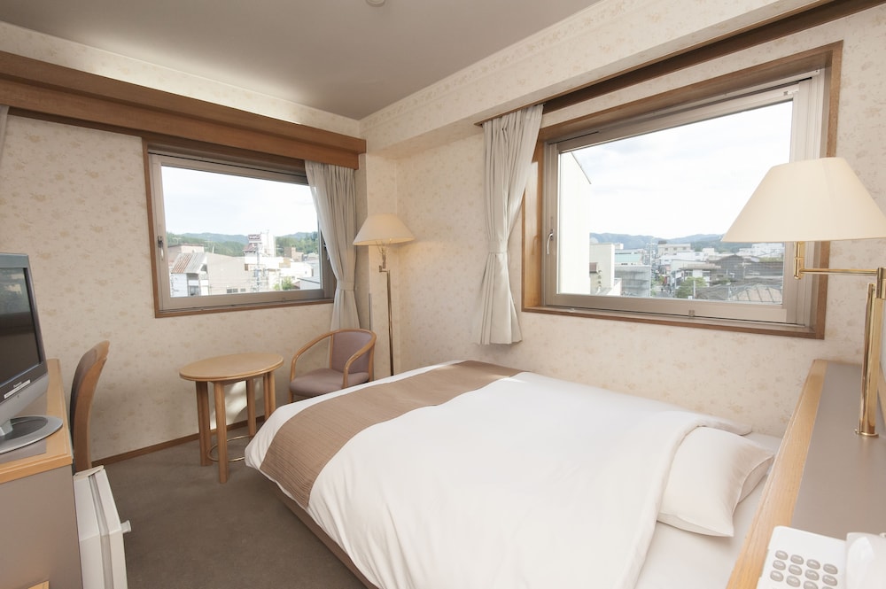 Semi Room, Double Bed