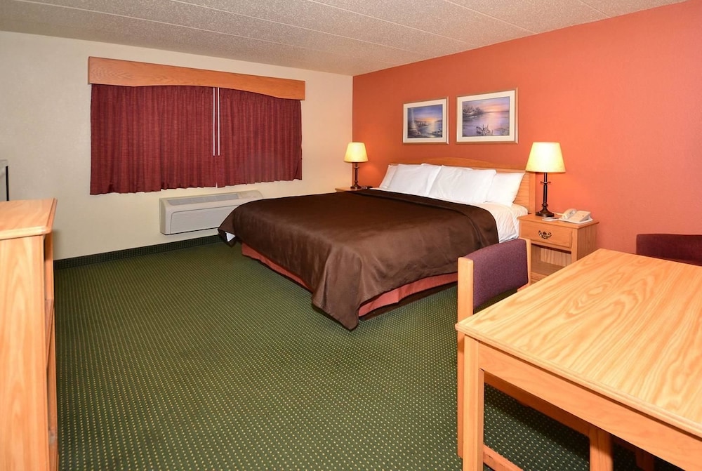 AmericInn by Wyndham Silver Bay 12/59