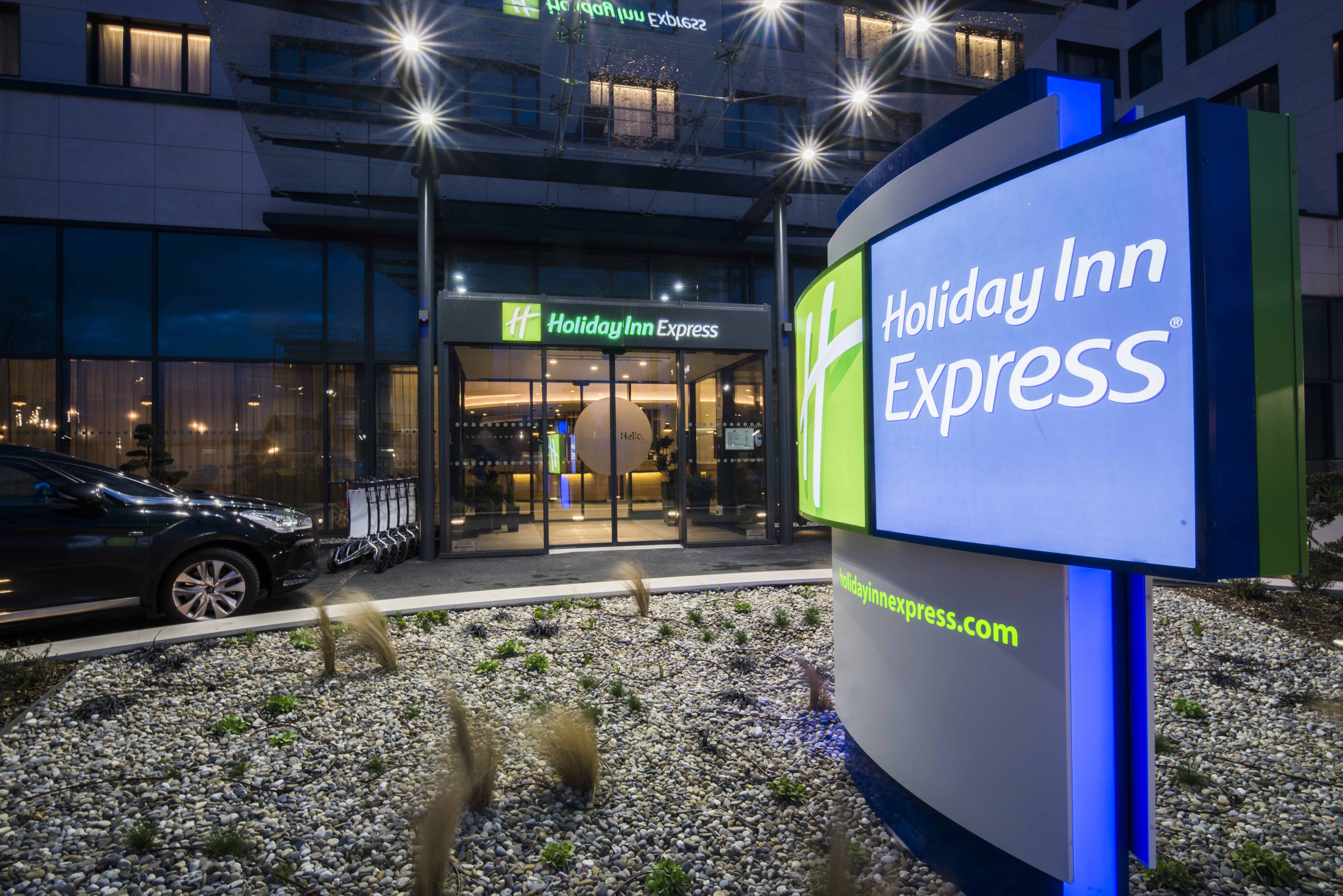 HOLIDAY INN EXPRESS PARIS - CDG AIRPORT 6/70
