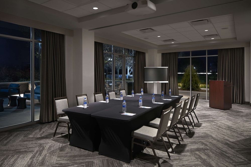 Hyatt Place Wilmington Riverfront 57/66