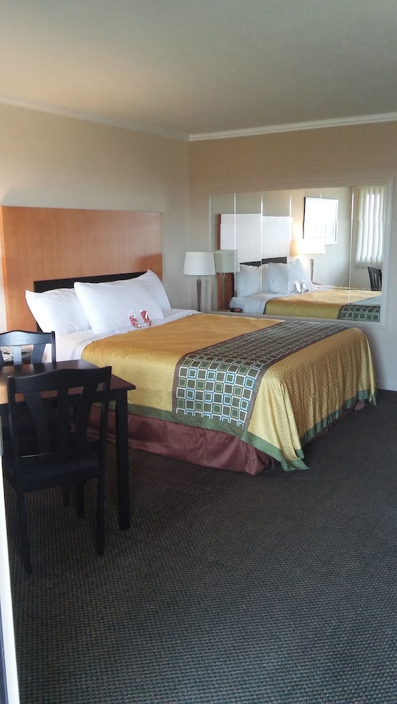 Great Western Inn Kansas 27/37