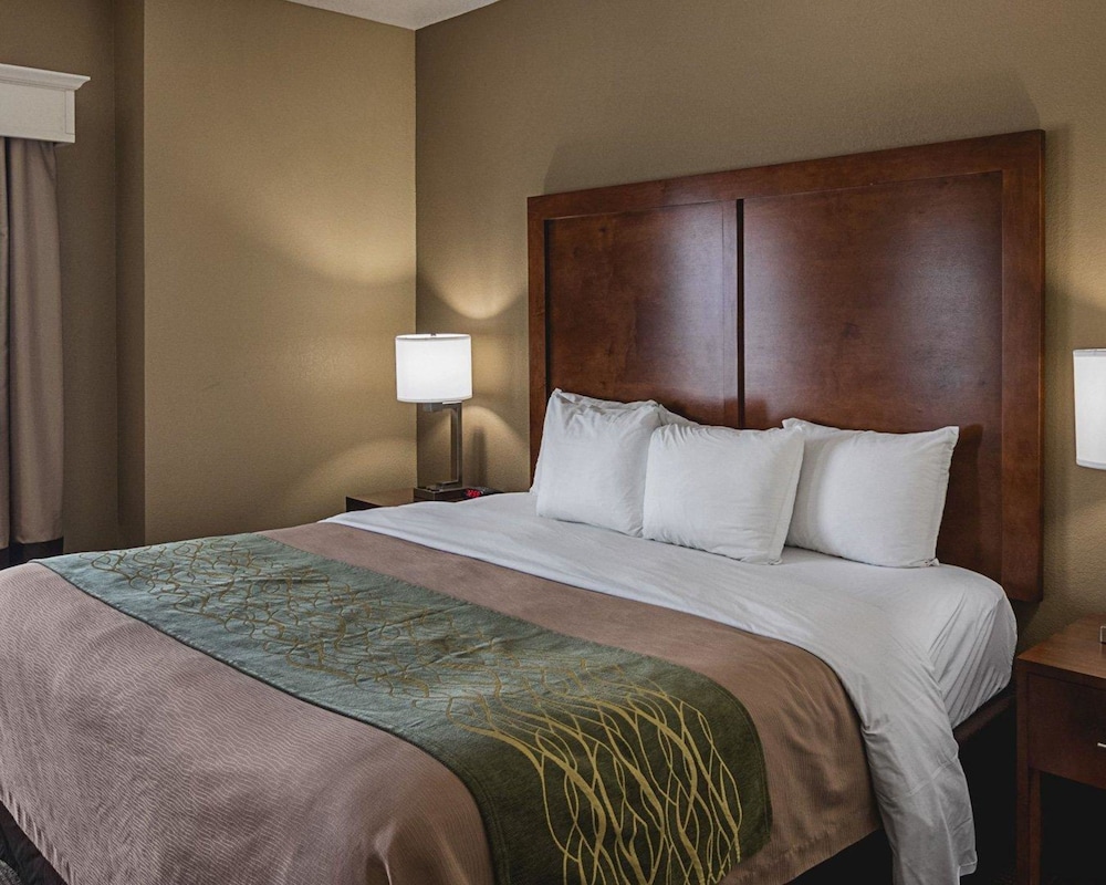 Comfort Inn Midland South I-20, TX 15/40