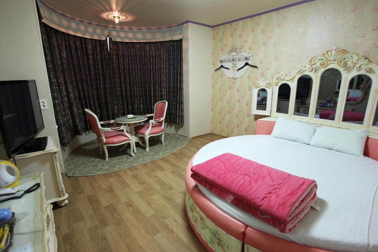 Carlsbed Motel 12/30