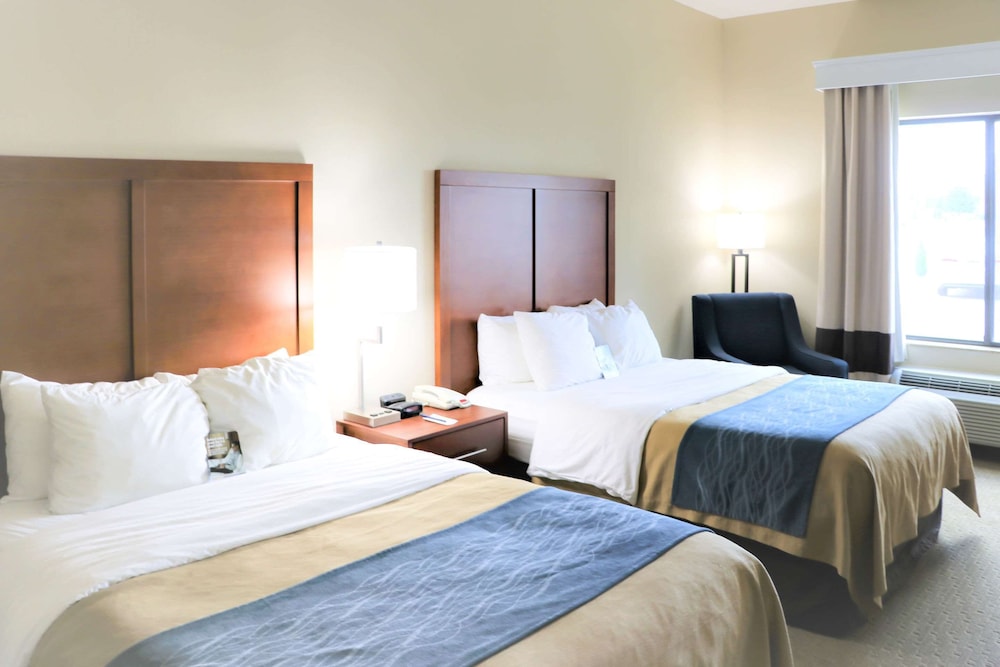 Comfort Inn and Suites Sikeston I-55 15/47