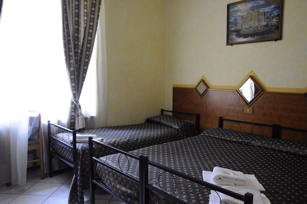 Hotel Farini 17/23