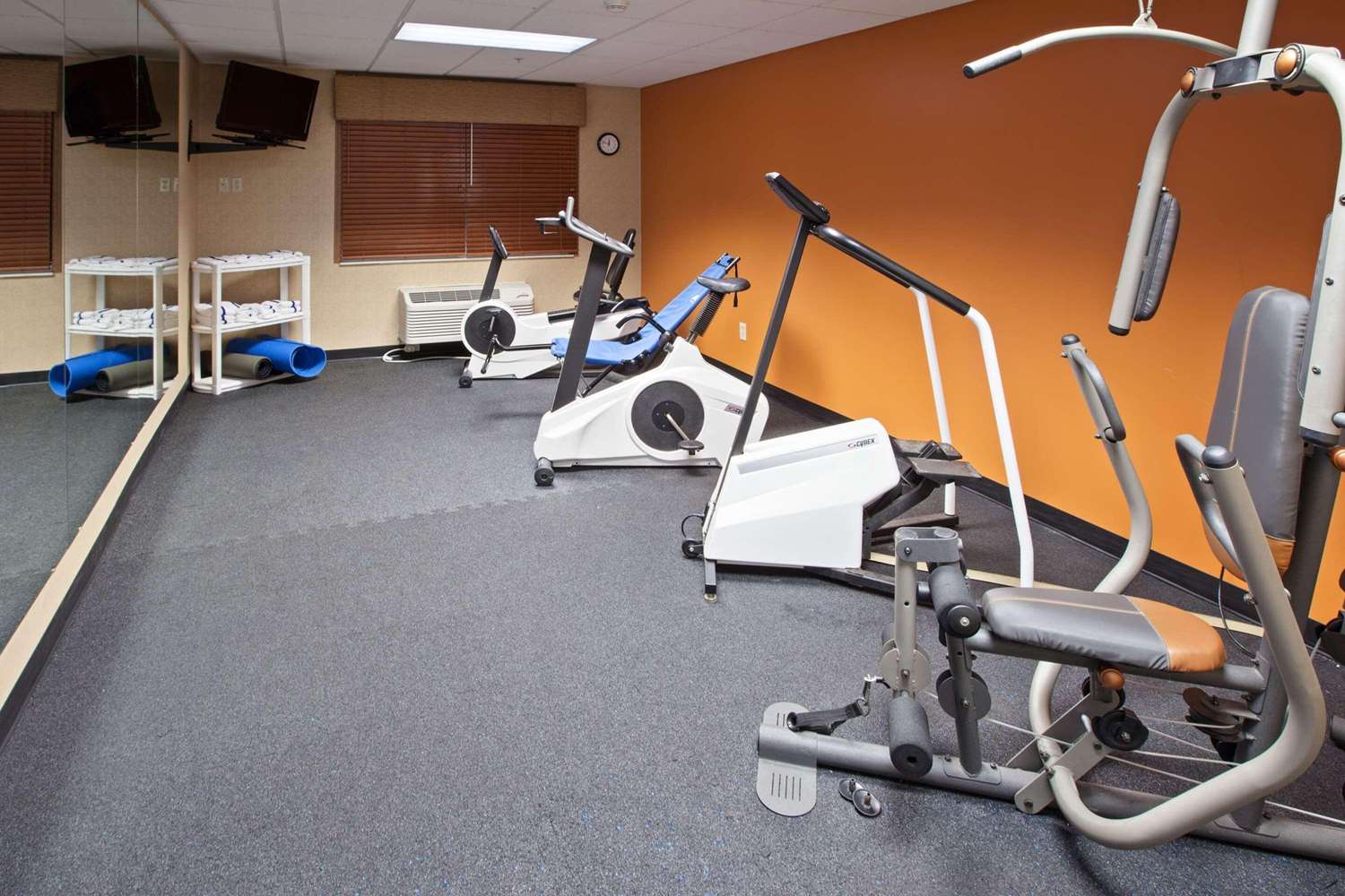Country Inn & Suites By Radisson Lansing MI 24/42
